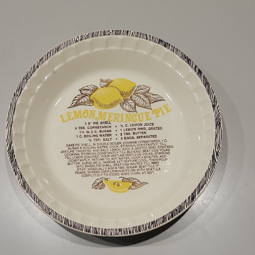Vintage Lemon Meringue Pie Deep Dish Pie Pan (USA)
